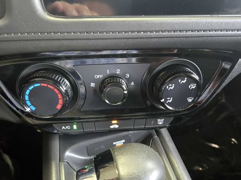 Used 2022 Honda HR-V Sport image 18