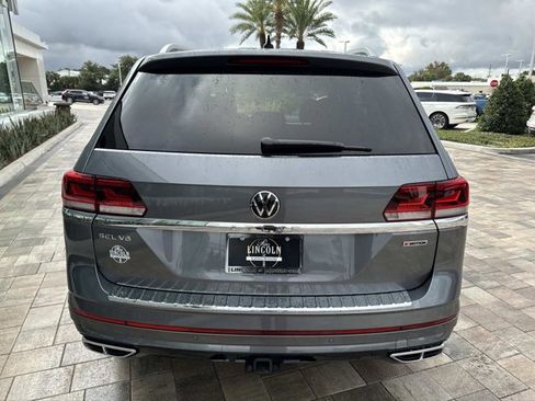 Used 2022 Volkswagen Atlas SEL Premium image 3