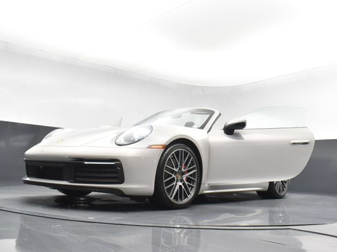 Used 2023 Porsche 911 Carrera S RWD image 41