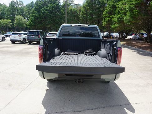 Used 2025 Toyota Tundra Platinum AWD/4WD image 18