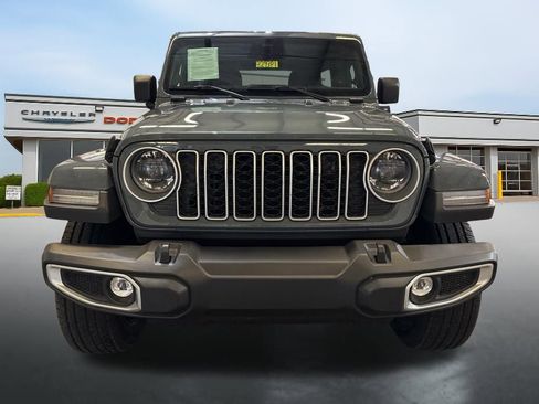 Used 2025 Jeep Wrangler Unlimited Sahara image 8