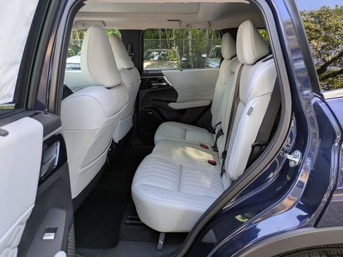 New 2025 Mitsubishi Outlander SEL image 14