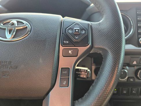 Used 2022 Toyota Tacoma TRD Off-Road w/ Technology Package AWD/4WD image 36