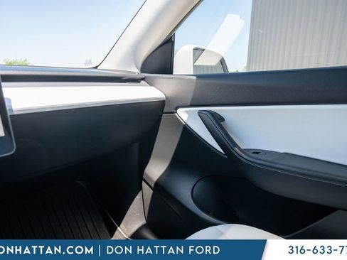 Used 2021 Tesla Model Y Long Range AWD/4WD image 11