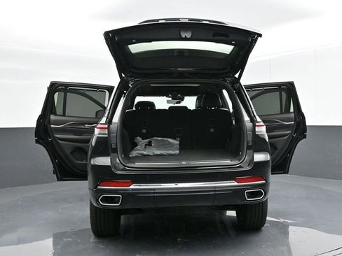 Used 2024 Jeep Grand Cherokee Overland w/ Advanced Protech Group III AWD/4WD image 63