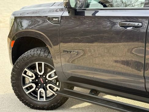 Used 2023 GMC Yukon AT4 w/ AT4 Premium Package image 11