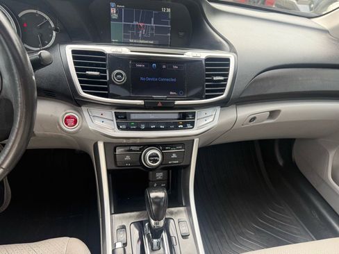 Used 2015 Honda Accord Touring image 10