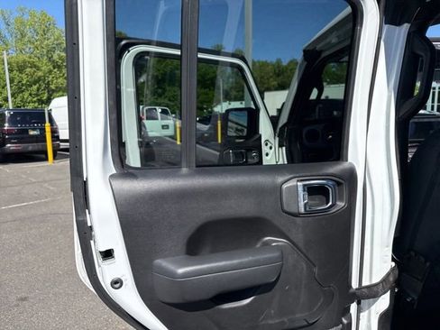Used 2025 Jeep Wrangler Unlimited Sport AWD/4WD image 35