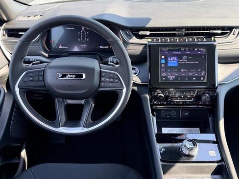 New 2026 Jeep Grand Cherokee L 4WD image 4