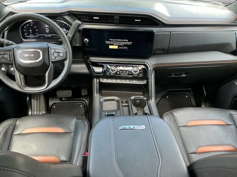 Used 2024 GMC Sierra 2500 AT4 w/ AT4 Preferred Package AWD/4WD image 11