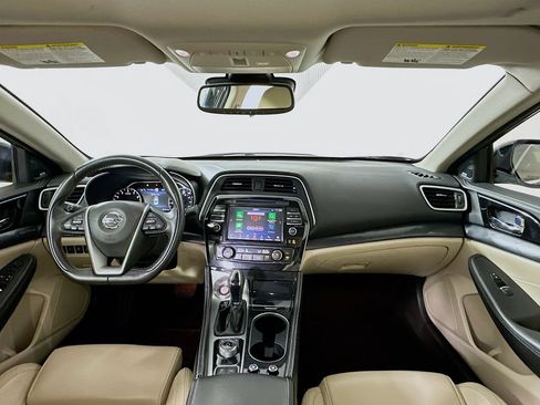Used 2021 Nissan Maxima Platinum w/ Sport Mat Group FWD image 3