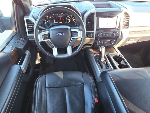 Used 2019 Ford F150 Lariat image 19