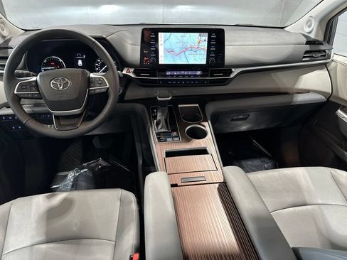 Certified 2023 Toyota Sienna XLE w/ XLE Plus Package AWD/4WD image 9