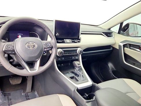 Used 2023 Toyota RAV4 XLE Premium FWD image 13