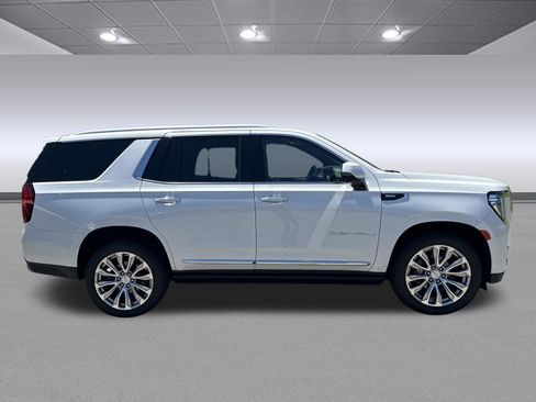 Used 2022 GMC Yukon Denali AWD/4WD image 2