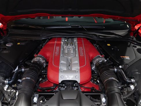 Used 2022 Ferrari 812 GTS RWD image 15