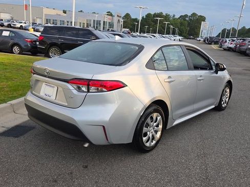 Used 2026 Toyota Corolla LE FWD image 12