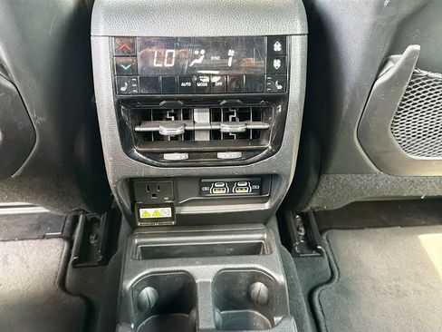 Used 2024 Jeep Grand Cherokee L Limited w/ Luxury Tech Group II AWD/4WD image 22