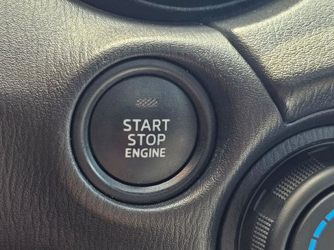 Used 2017 MAZDA MX-5 Miata Sport RWD image 49