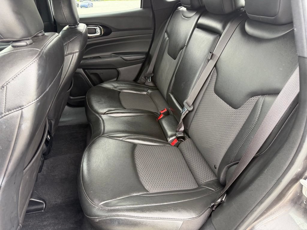 Used 2022 Jeep Compass Latitude AWD/4WD image 16