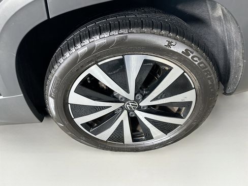 Used 2023 Volkswagen Taos SE AWD/4WD image 11