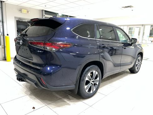 New 2026 Toyota Highlander XLE image 7