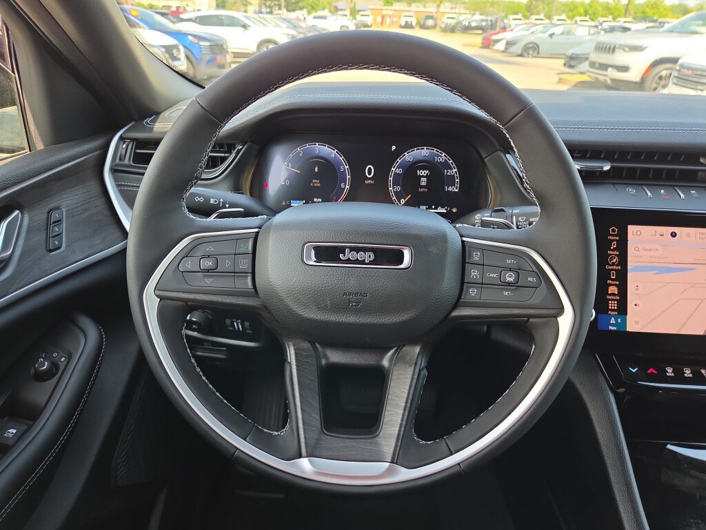 New 2026 Jeep Grand Cherokee Limited w/ Limited Altitude Package AWD/4WD image 11