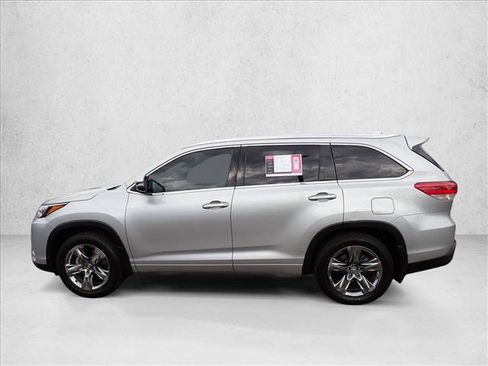 Used 2018 Toyota Highlander Limited Platinum AWD/4WD image 2