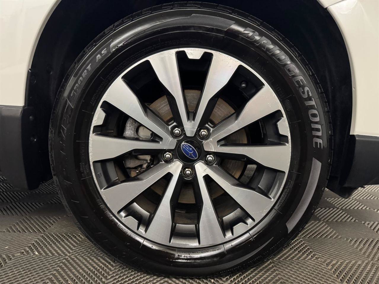 Used 2017 Subaru Outback 3.6R Limited AWD/4WD image 26