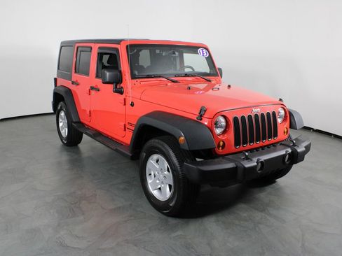 Used 2013 Jeep Wrangler Unlimited Sport image 4