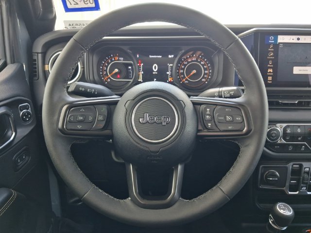 Used 2025 Jeep Gladiator Sport AWD/4WD image 12