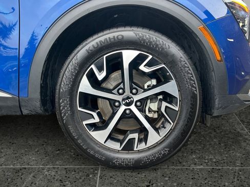 Used 2025 Kia Sportage EX image 9