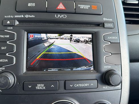 Used 2013 Kia Soul + w/ Audio Pkg FWD image 20