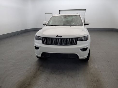Used 2019 Jeep Grand Cherokee Altitude AWD/4WD image 15