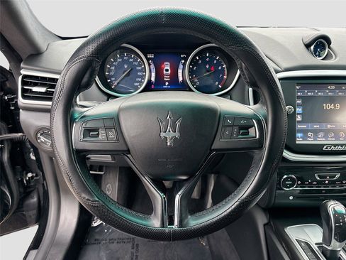 Used 2015 Maserati Ghibli image 11