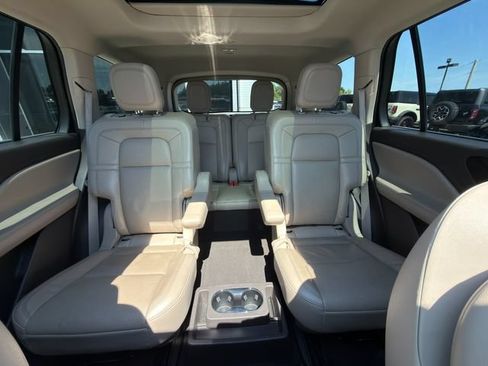 Used 2022 Lincoln Aviator Reserve w/ Equipment Group 201A AWD/4WD image 27