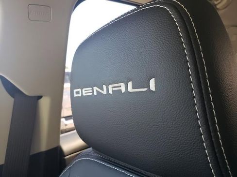 Used 2022 GMC Terrain Denali w/ Denali Premium Package AWD/4WD image 25