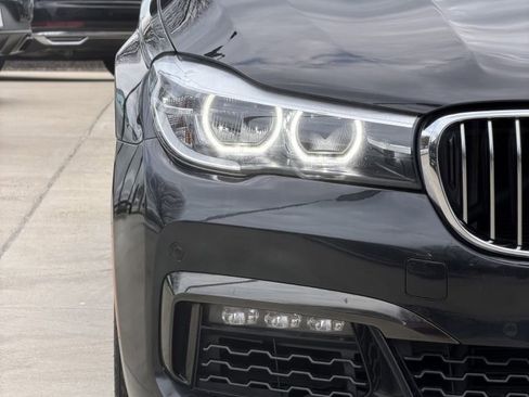 Used 2019 BMW 740i xDrive w/ M Sport Package image 11