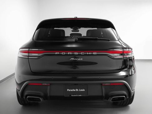 Used 2025 Porsche Macan image 11
