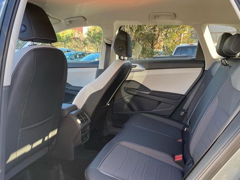 Used 2025 Volkswagen Taos SE image 20