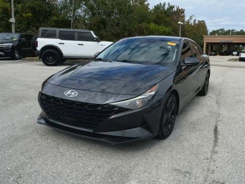 Used 2021 Hyundai Elantra SEL w/ Convenience Package image 10