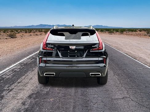 Used 2025 Cadillac XT4 Premium Luxury image 6