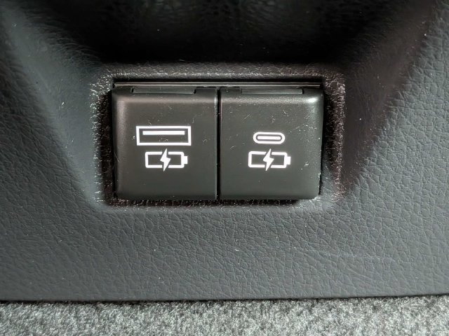 Used 2026 Toyota Camry SE w/ Convenience Package FWD image 13