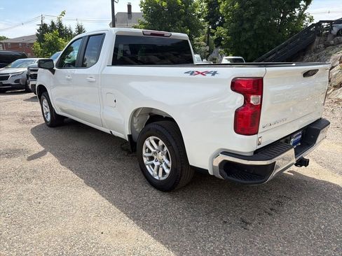 Used 2023 Chevrolet Silverado 1500 LT AWD/4WD image 4