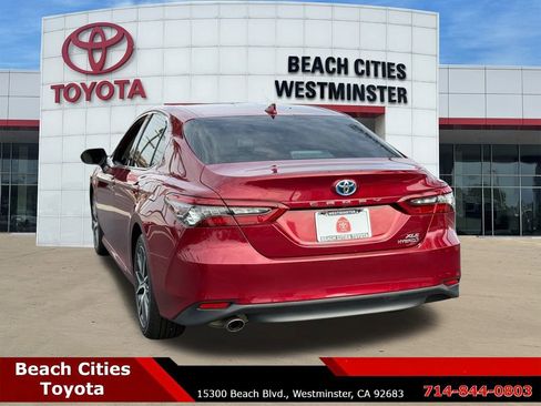 Certified 2022 Toyota Camry XLE image 9
