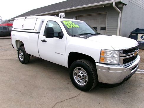 Used 2014 Chevrolet Silverado 2500 W/T w/ Snow Plow Prep Package image 10