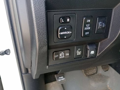 Used 2016 Toyota Tundra SR5 w/ TRD Off Road Package AWD/4WD image 18