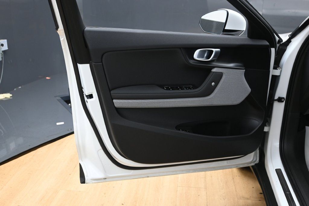 Used 2024 Polestar Polestar 2 AWD/4WD image 28