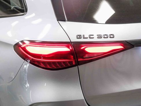 Used 2023 Mercedes-Benz GLC 300 image 7