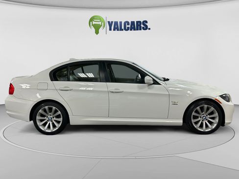 Used 2011 BMW 328i xDrive Sedan AWD/4WD image 6